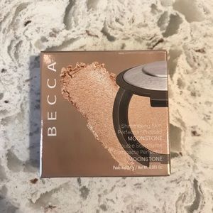 BECCA HIGHLIGHTER MOONSTONE